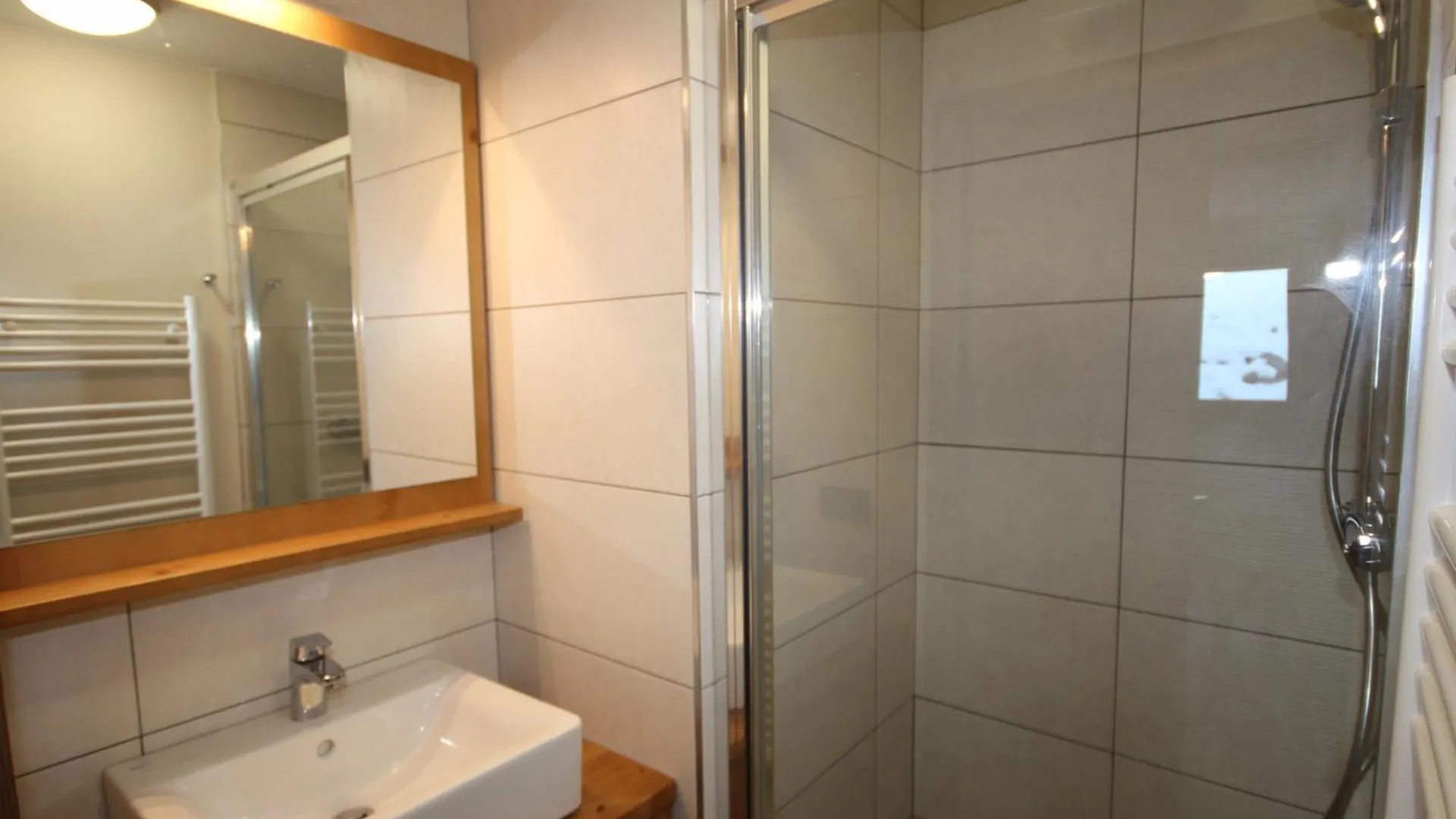 Charmant Appartement Neuf Avec Balcon, 2 Chambres, 2 Sdb Et Parking Au Coeur Des Saisies - Fr-1-293-272 Hauteluce 0*,  France