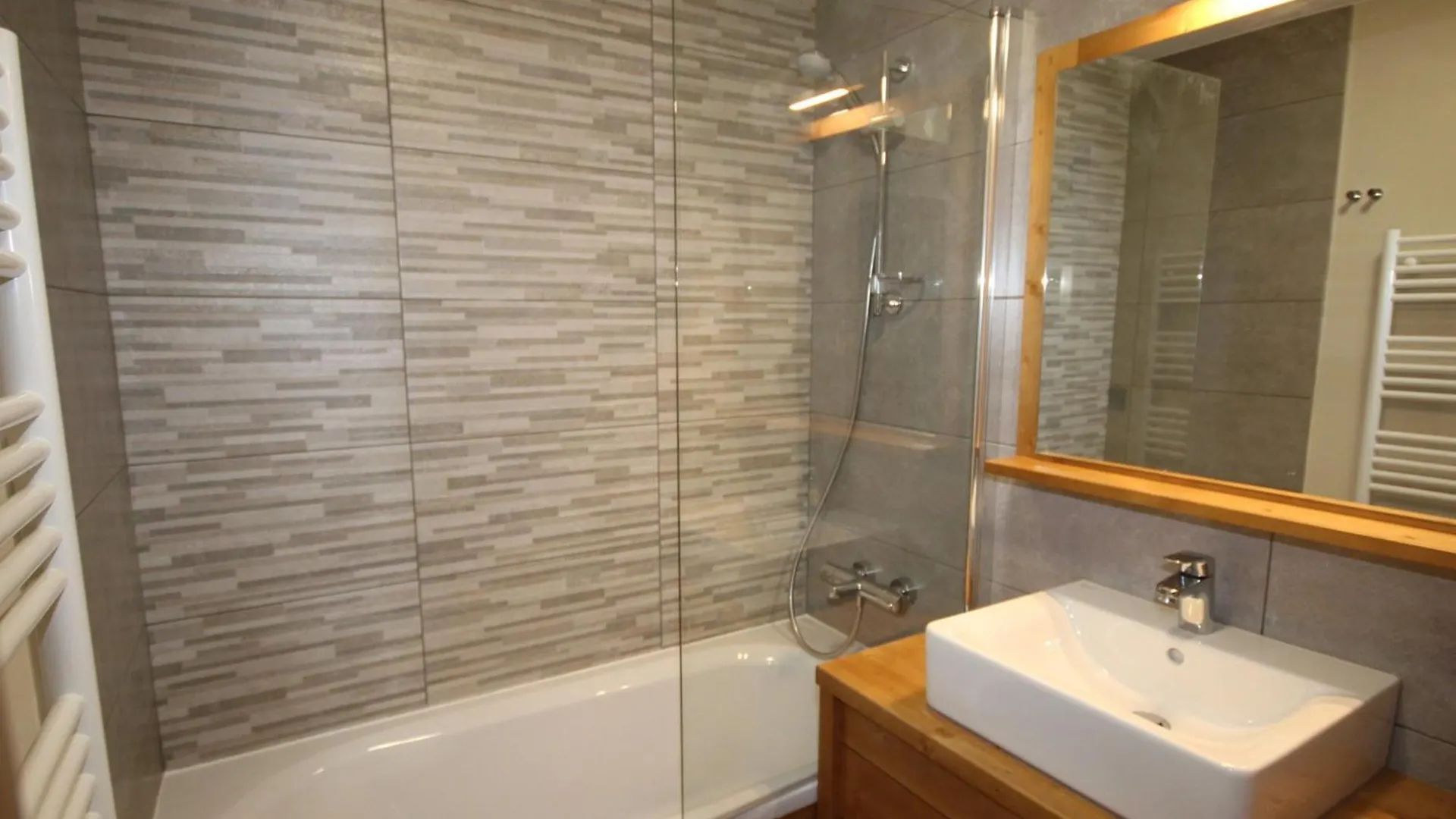 Charmant Appartement Neuf Avec Balcon, 2 Chambres, 2 Sdb Et Parking Au Coeur Des Saisies - Fr-1-293-272 Hauteluce